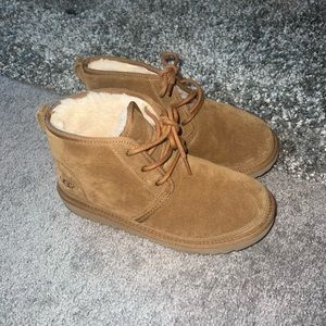 Ugg Neumel Boys (6)/Womens (8)